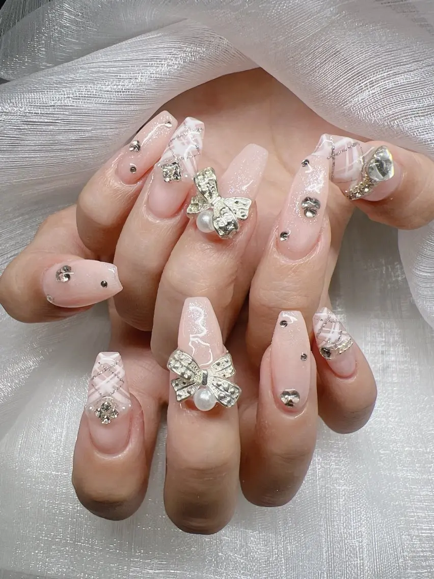 ネイル ハンドネイル Lee Nails チップ長さだし専門店のネイルデザイン