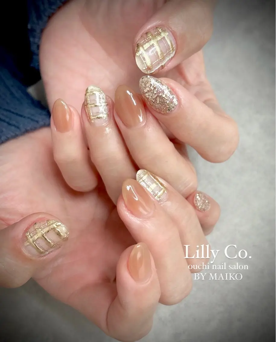 ネイル ゴールド ハンドネイル ハンドケア Lilly Co.のネイルデザイン