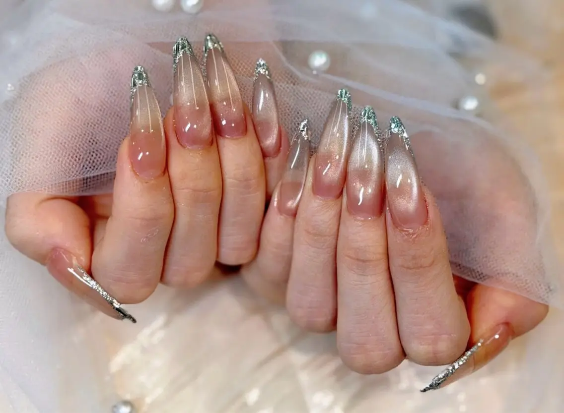 ネイル フレンチネイル ガラスフレンチ マグネットネイル ハンドネイル ETE LUNA NAILのネイルデザイン