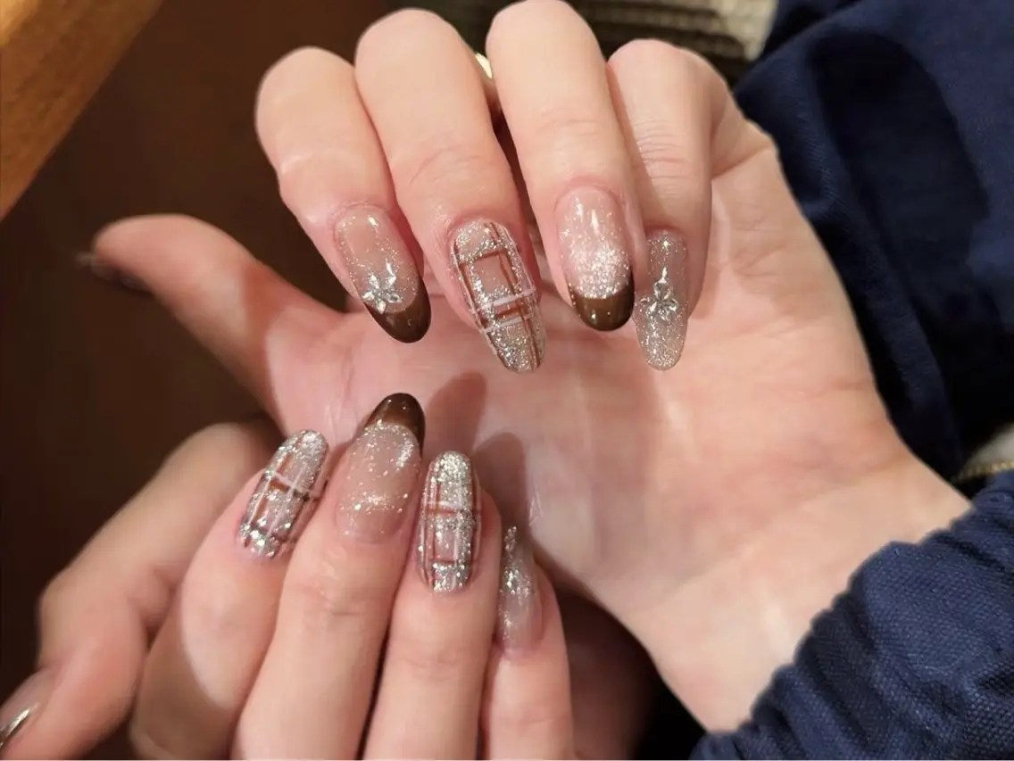 ネイル ブラウン フットネイル フレンチネイル グラデーション 氷ネイル・うるうるネイル ハンドネイル Mixx Nail_ Studioのネイルデザイン