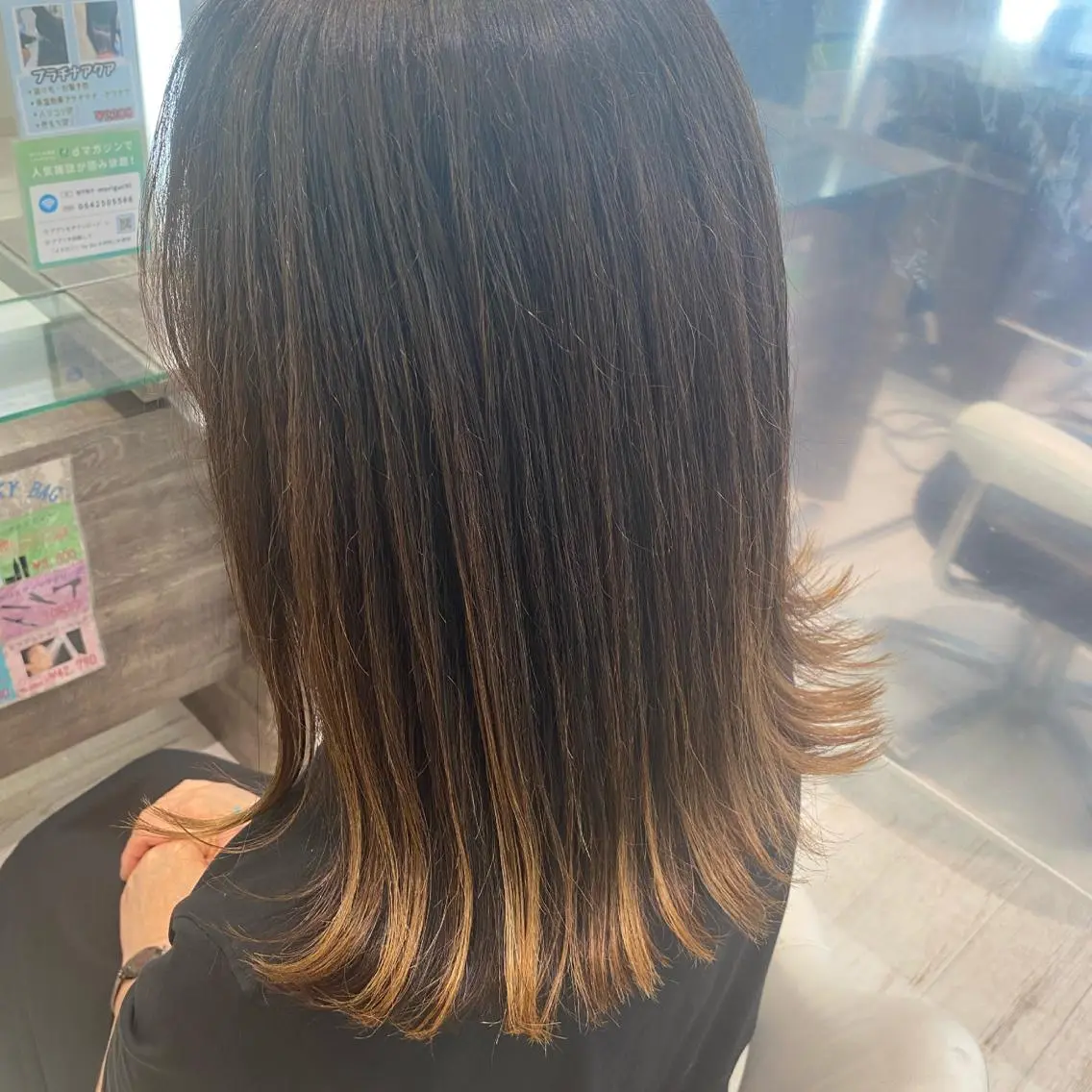 ミディアム カラー グラデーションカラー ハイライトカラー ハイライト 小顔レイヤー/ ベージュ🤍Rieのヘアスタイル