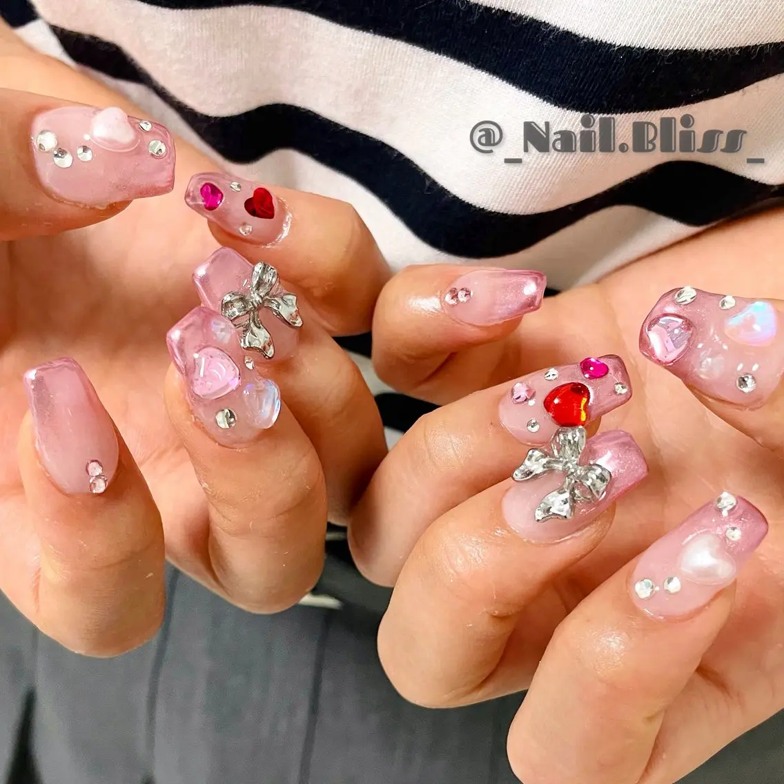 ネイル ミラーネイル 持ち込み ハンドネイル NAIL BLISSのネイルデザイン