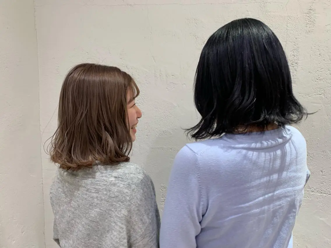 ミディアム カラー ヘアアレンジ ベージュカラー ハイトーンカラー ミルクティーベージュ ネイビーカラー 卒業式のヘアスタイル 🫧透明感カラー/ ボブ/小笠原汐海🪽のヘアスタイル