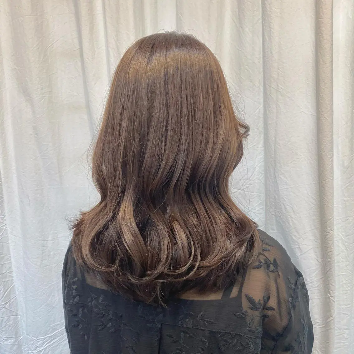 ミディアム カラー ブリーチ 透明感カラー グレージュ ツカハラ リリカ 👒柔らかカラー👒のヘアスタイル