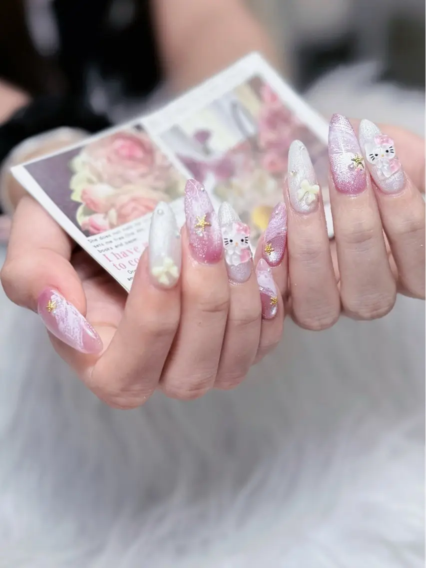 ネイル ハンドネイル グロー ネイルのネイルデザイン