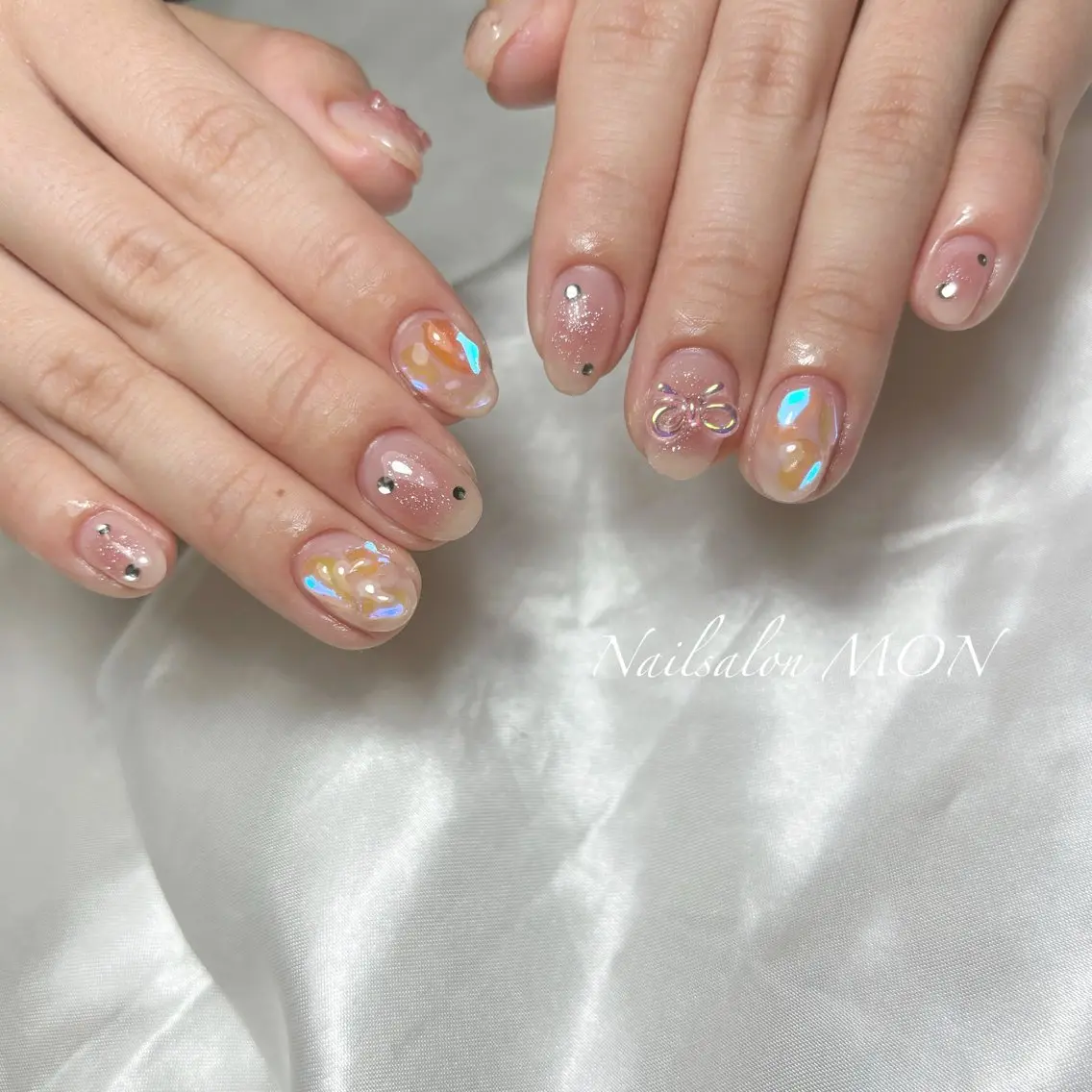 ネイル オーロラネイル ストーンネイル ハンドネイル Nailsalon MONのネイルデザイン