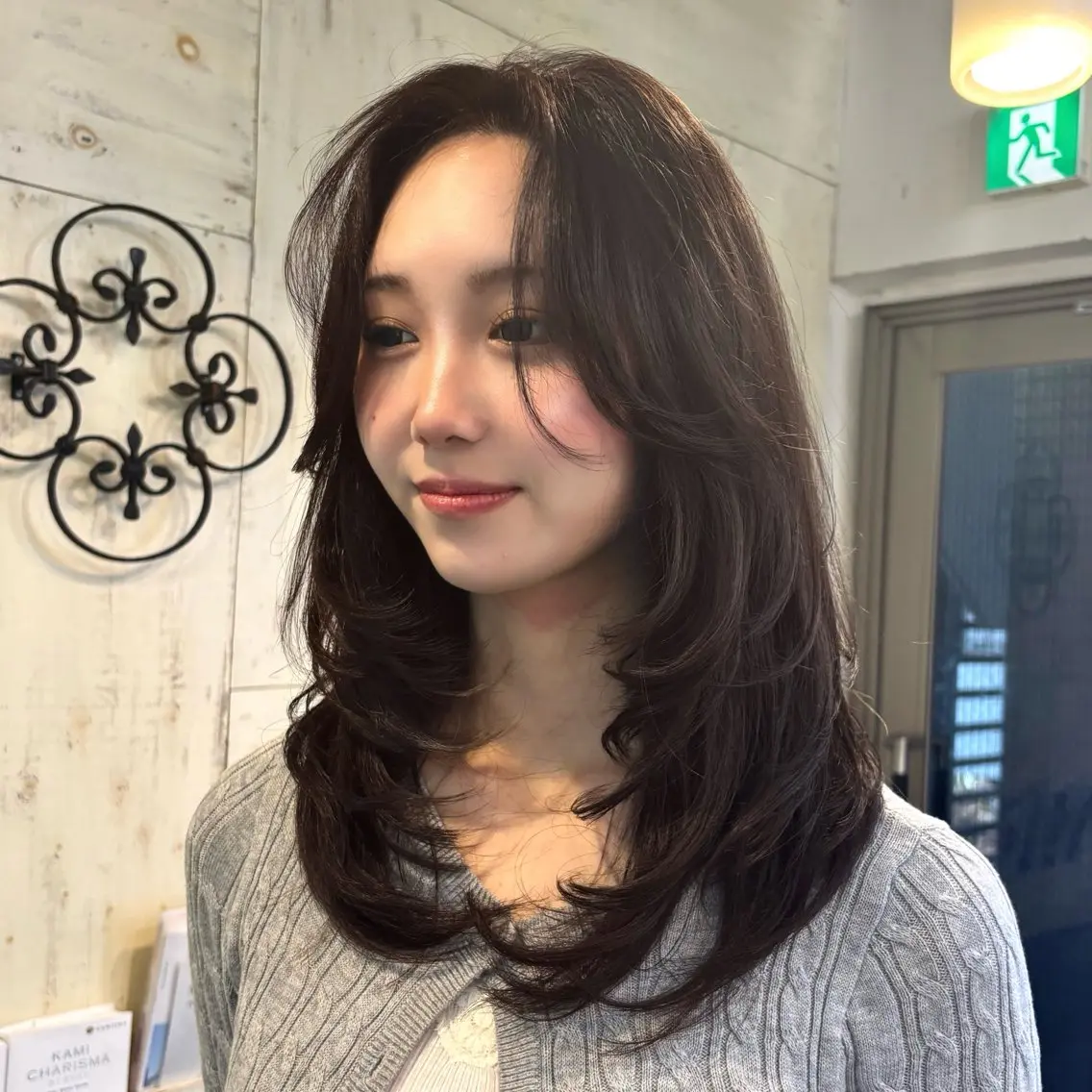ミディアム カラー ミディアムレイヤー ブリーチ ブラウンカラー チョコレートブラウン ブリーチなしカラー カット ヘアカラー トリートメント レイヤーカット/ダブ ルカラー/フウカ🤍のヘアスタイル