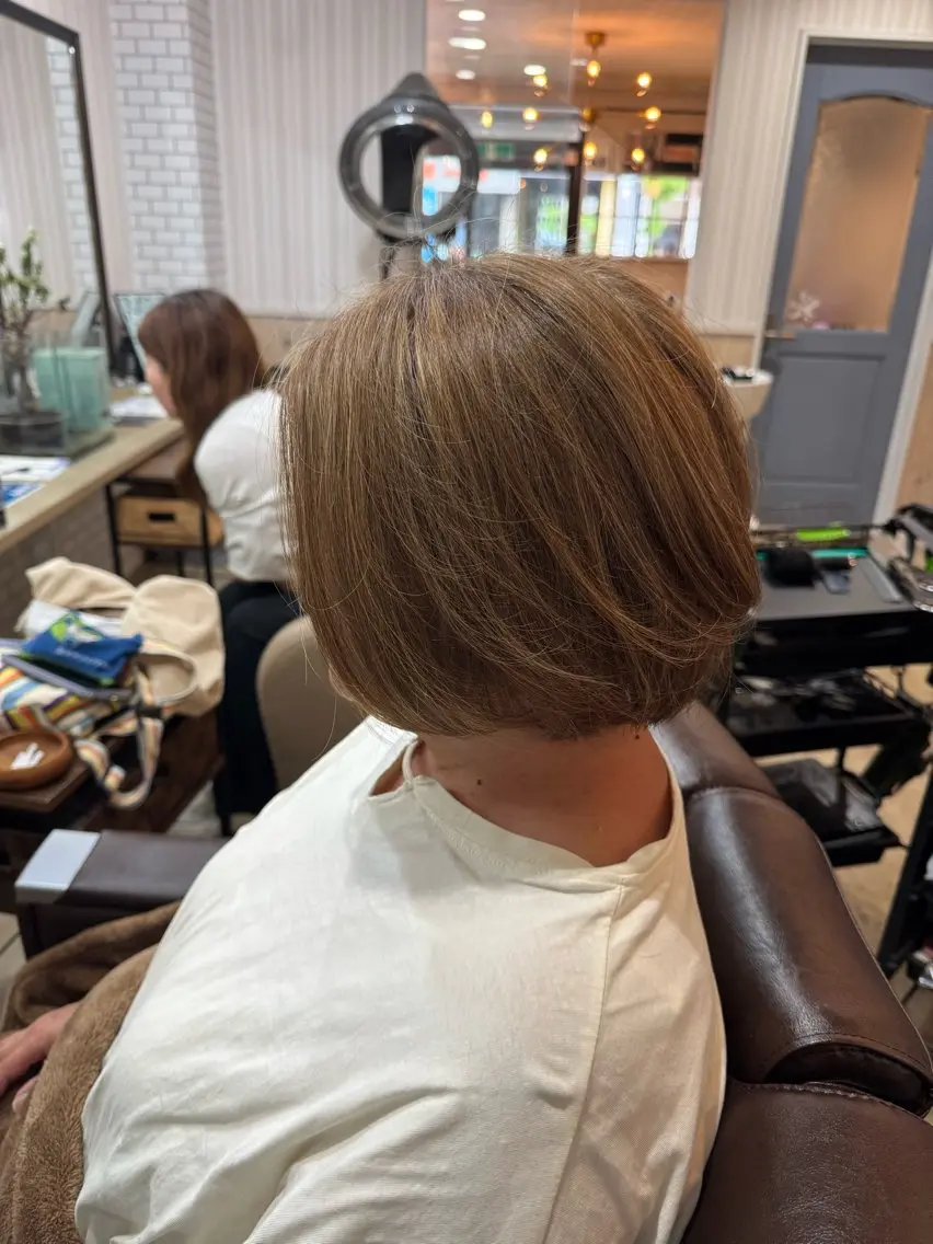 ミディアム カラー デザインカラー ハイライトカラー ハイライト 樋口 まさみのヘアスタイル