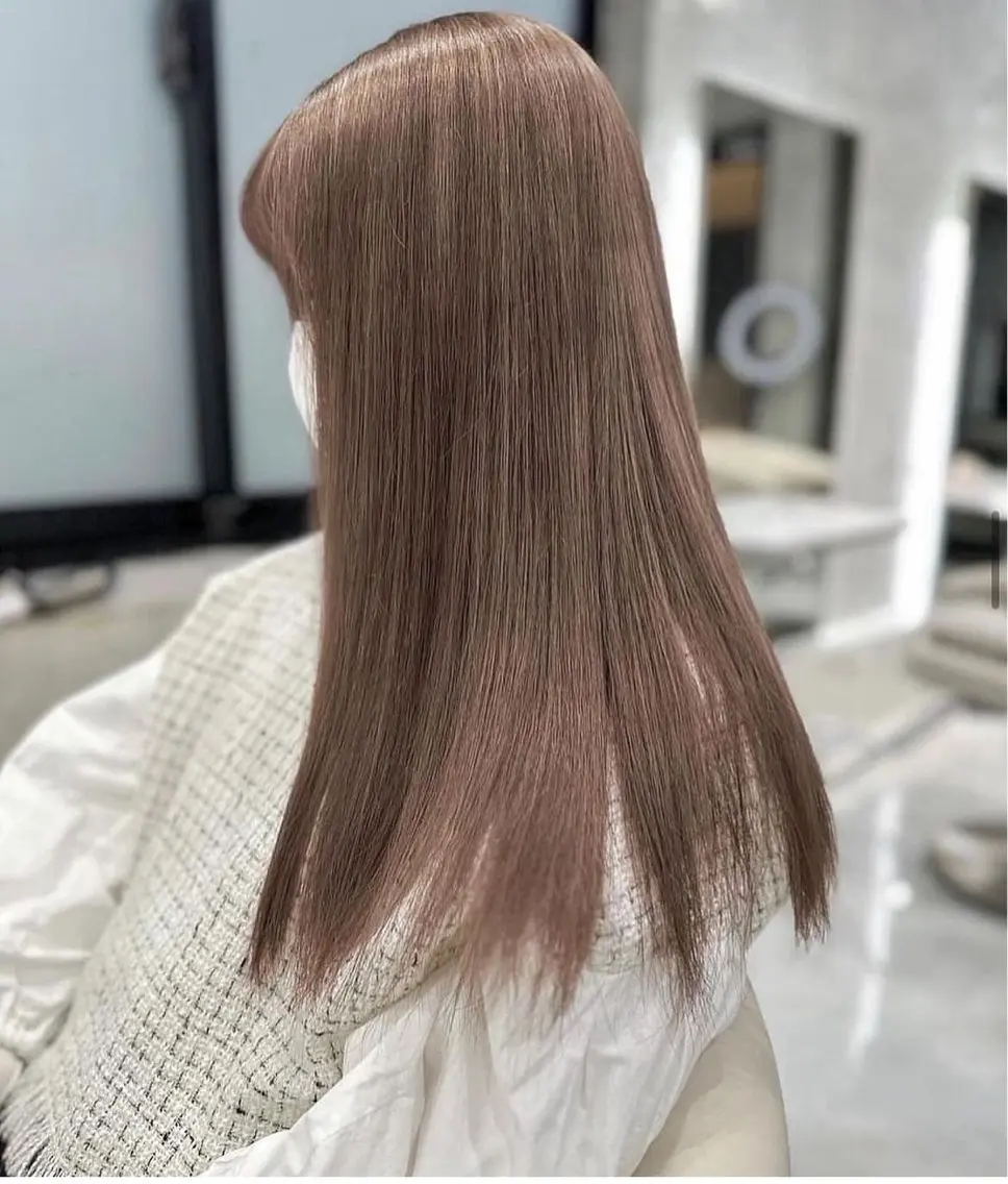 ロング カラー ベージュカラー ミルクティーベージュ ピンクカラー レイヤー/グレージュ 渋谷表参道/小森波琉のヘアスタイル