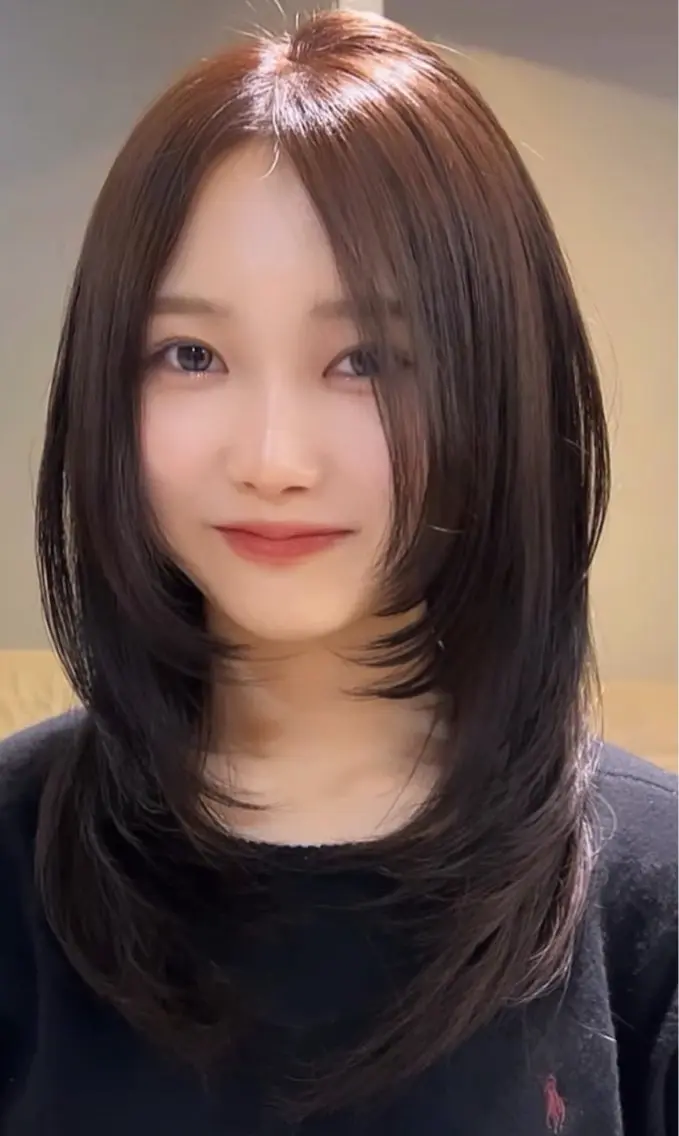 ロング 真下 瑞歩のヘアスタイル