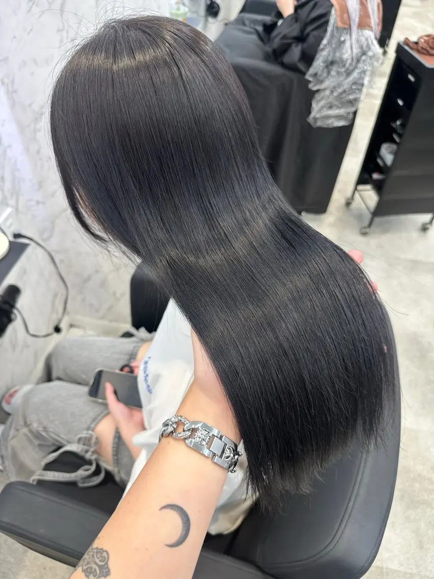 ロング カラー ラベンダーカラー ラベンダーグレー 遠藤沙也加 /レイヤーカットのヘアスタイル