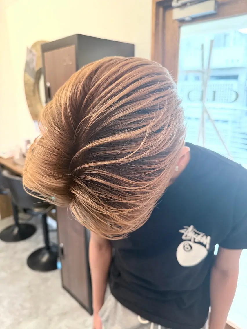 カラー メンズ メンズブリーチ ブリーチ ヘアカラー C'LD Hair トモヤのヘアスタイル