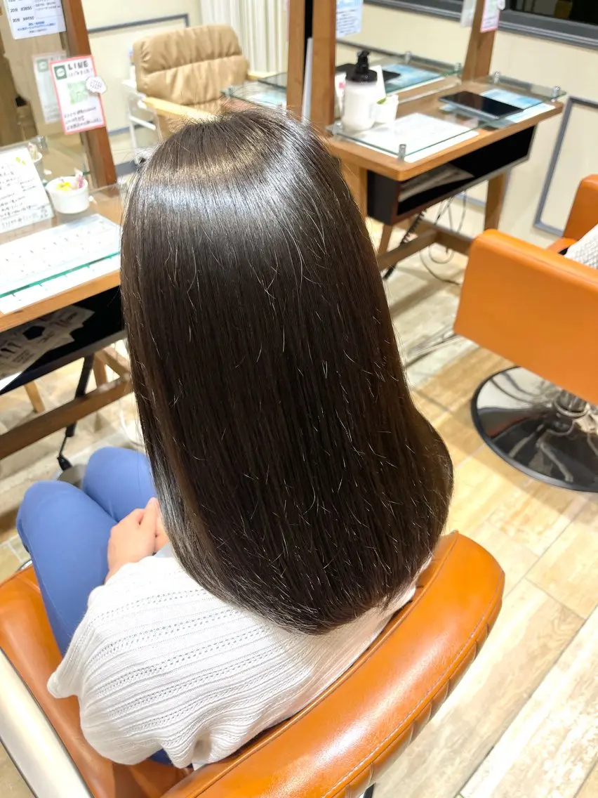セミロング カラー 近 大和のヘアスタイル