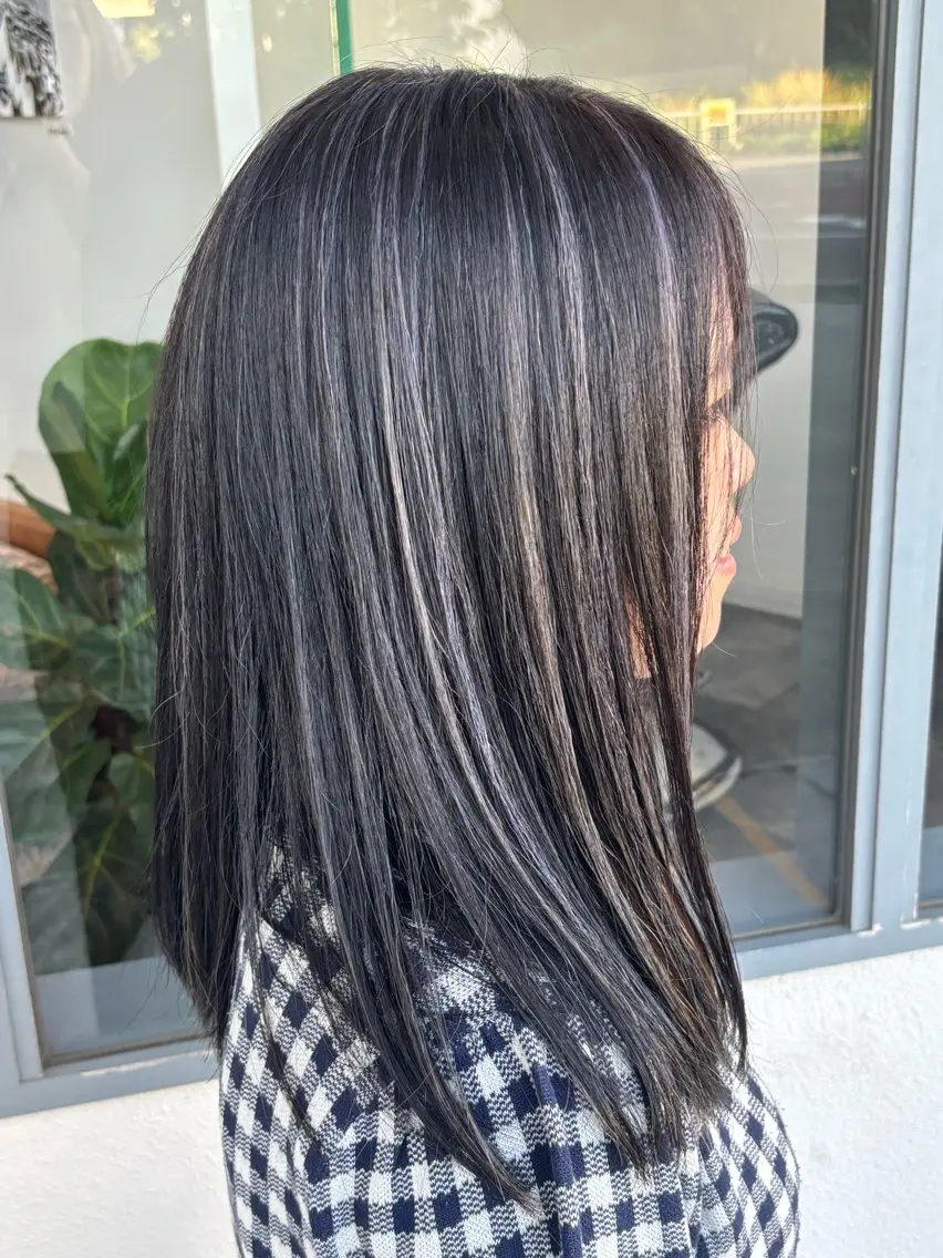 セミロング 與那覇 有紗のヘアスタイル