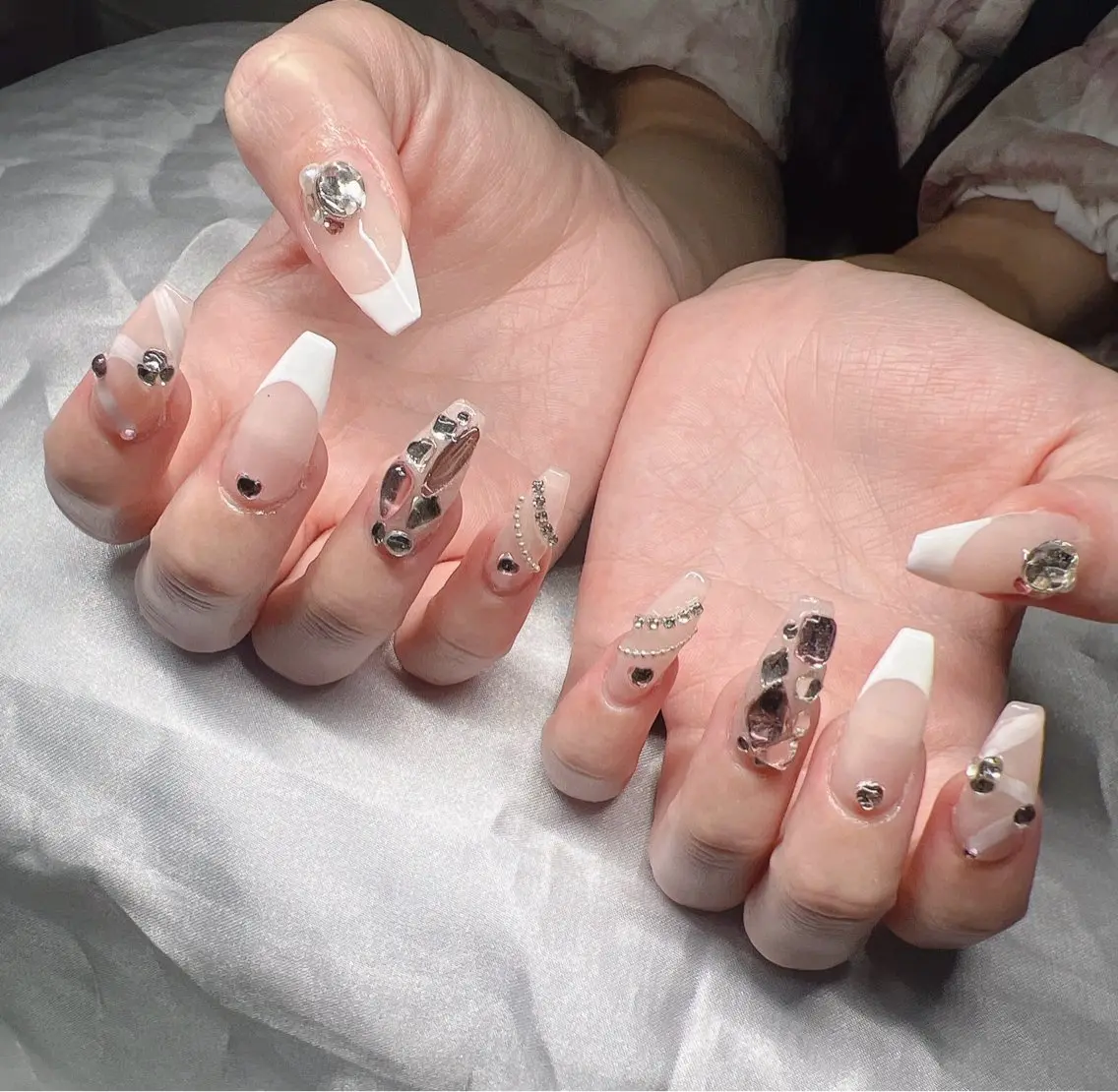ネイル 長さ出し グラデーション 卒業式 キラキラネイル マグネットネイル ハンドネイル Lee Nailsのネイルデザイン