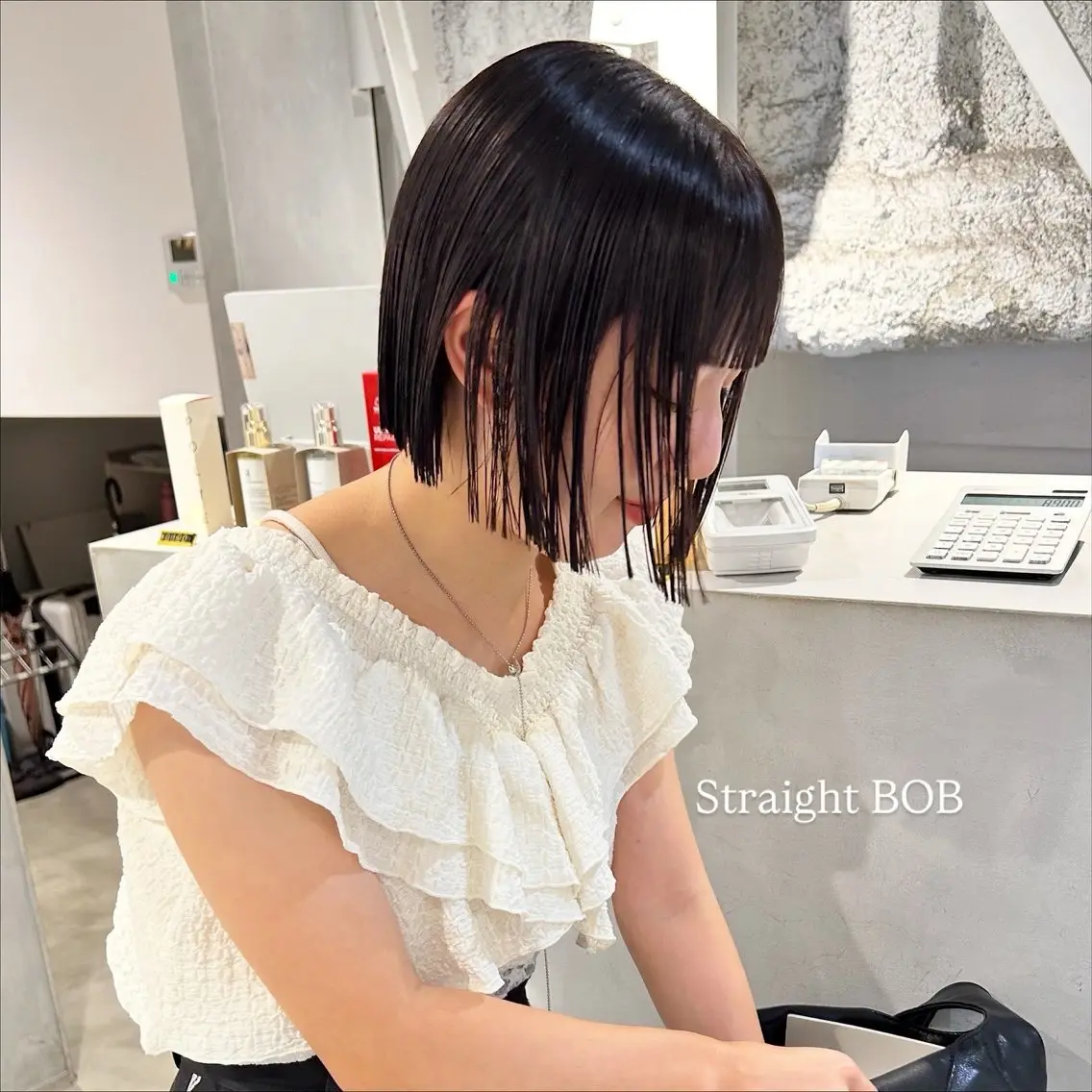 ショート カラー カット 縮毛矯正 トリートメント 切りっぱなしBOB 職人💜Anzuのヘアスタイル