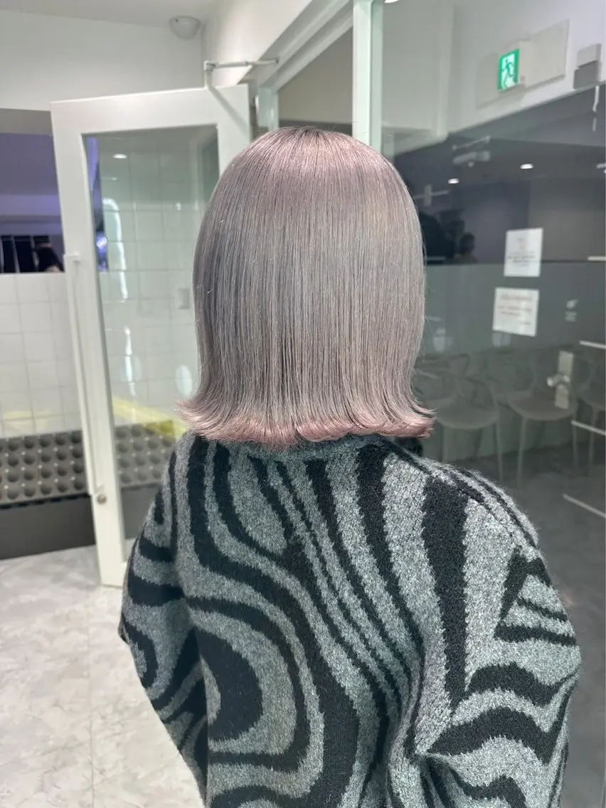 ショート カラー Over hair_ misakiのヘアスタイル