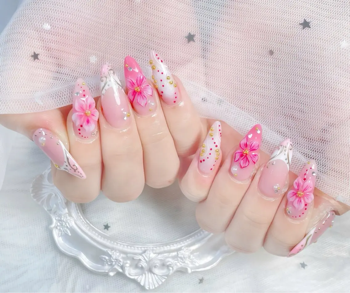 ネイル チークネイル 長さ出し フレンチネイル ジェルネイル グラデーション ハンドネイル THANHTHANH NAILのネイルデザイン