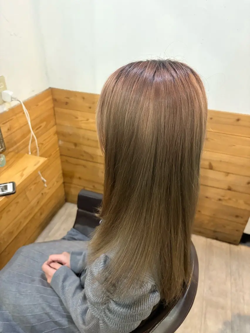 ダブルカラー＋カット(ワンブリーチ込)の写真