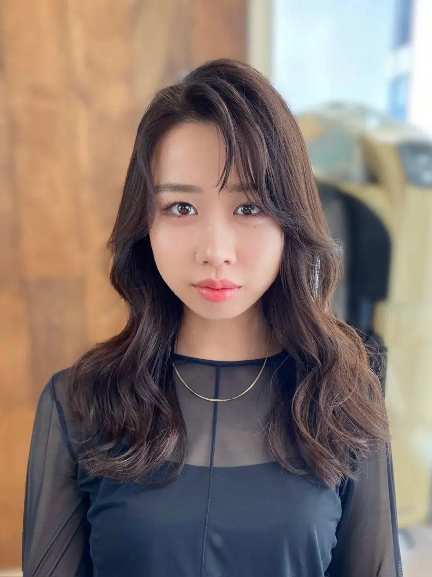 セミロング カラー かきあげバング レイヤーカット カット ヘアカラー トリートメント 髙木美緒🌿 レイヤー/アレンジのヘアスタイル