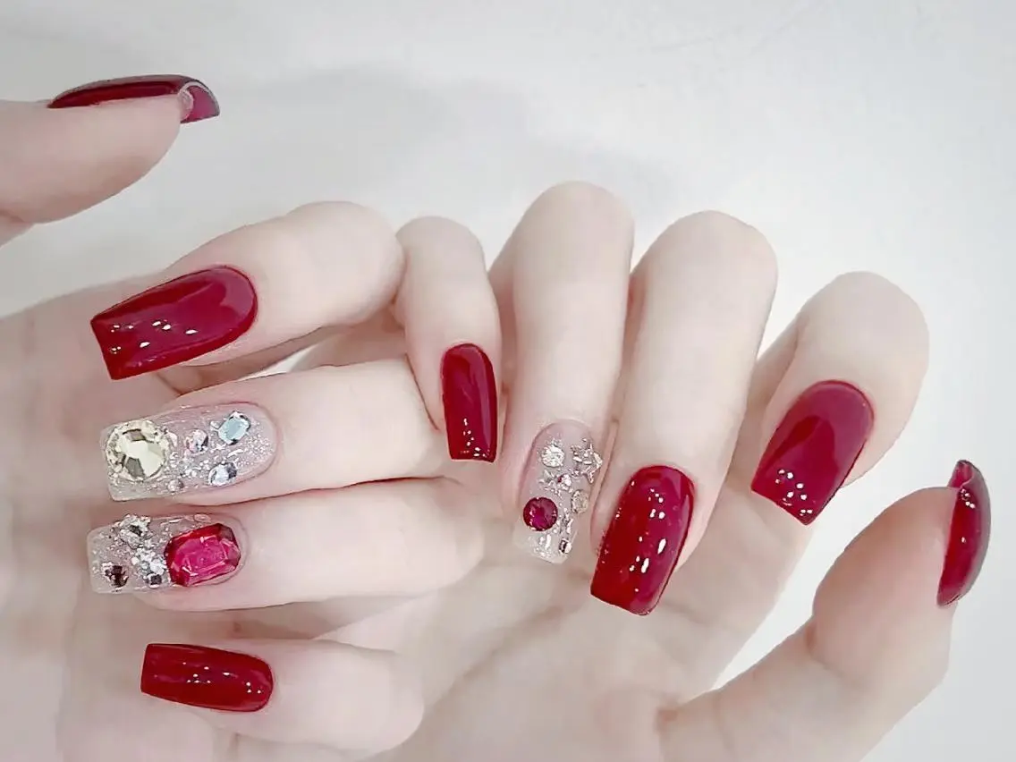 ネイル オーロラネイル チークネイル 長さ出し フットネイル フレンチネイル ハンドネイル ハンドケア yumi nailのネイルデザイン