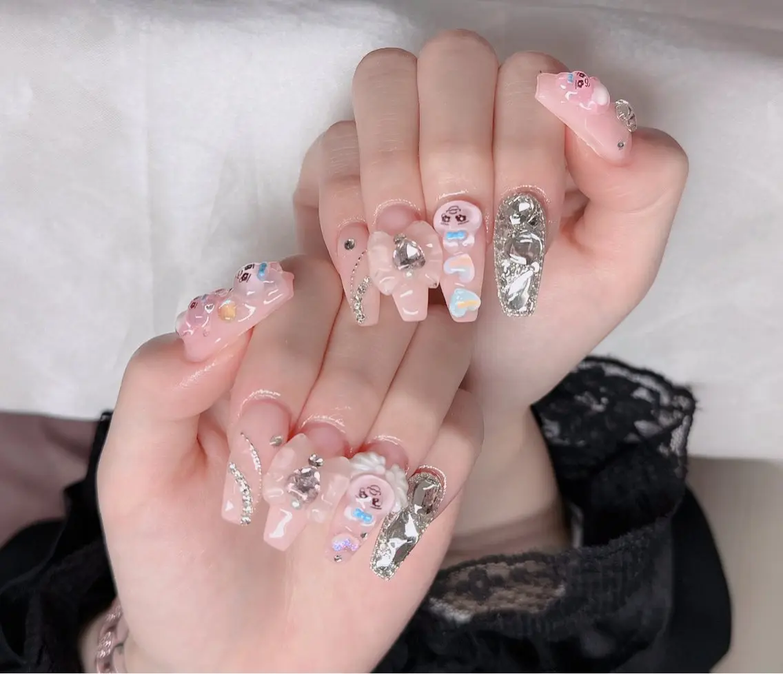 ネイル フレンチネイル ジェルネイル ハロウィン キラキラネイル 韓国ネイル H.baby Nail Salonのネイルデザイン