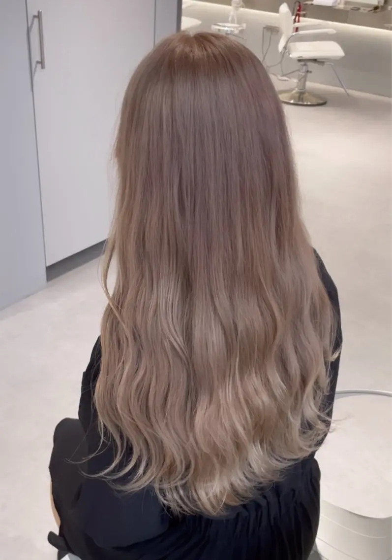ロング カラー ブリーチ ハイトーンカラー 黒田 優里 🎀🫧のヘアスタイル