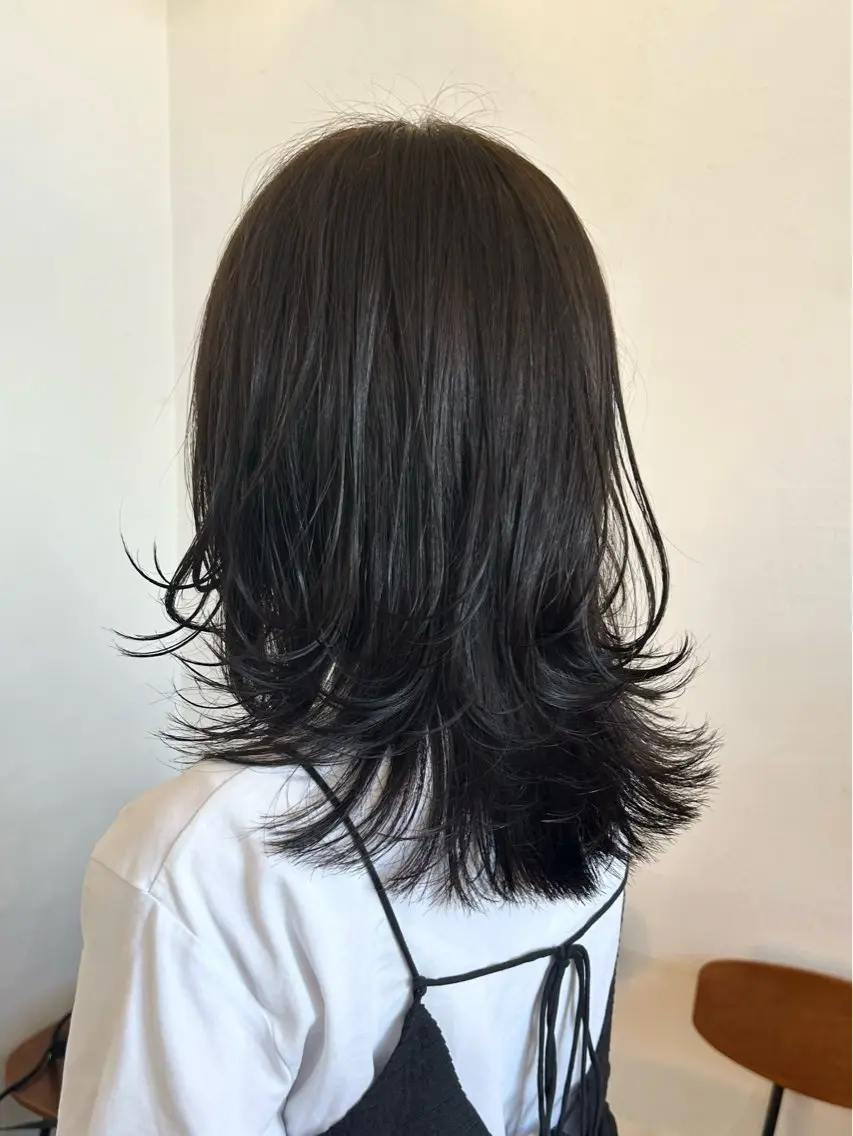 セミロング カラー 透明感カラー くびれヘア ハッシュカット くびれレイヤー レイヤーカット カット ヘアカラー 水谷優華/レイヤー /透明感カラ－のヘアスタイル