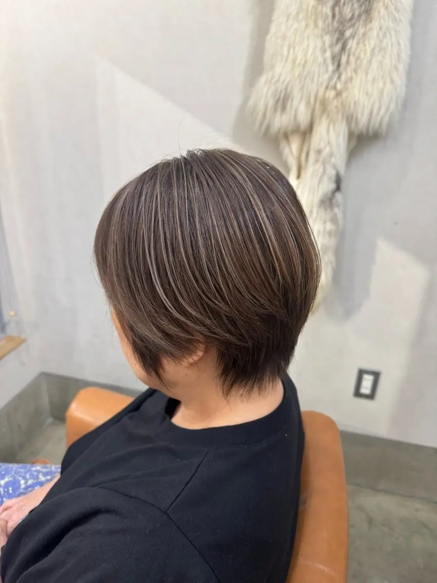 ショート ハイライト ヘアカラー 永野 いずみのヘアスタイル