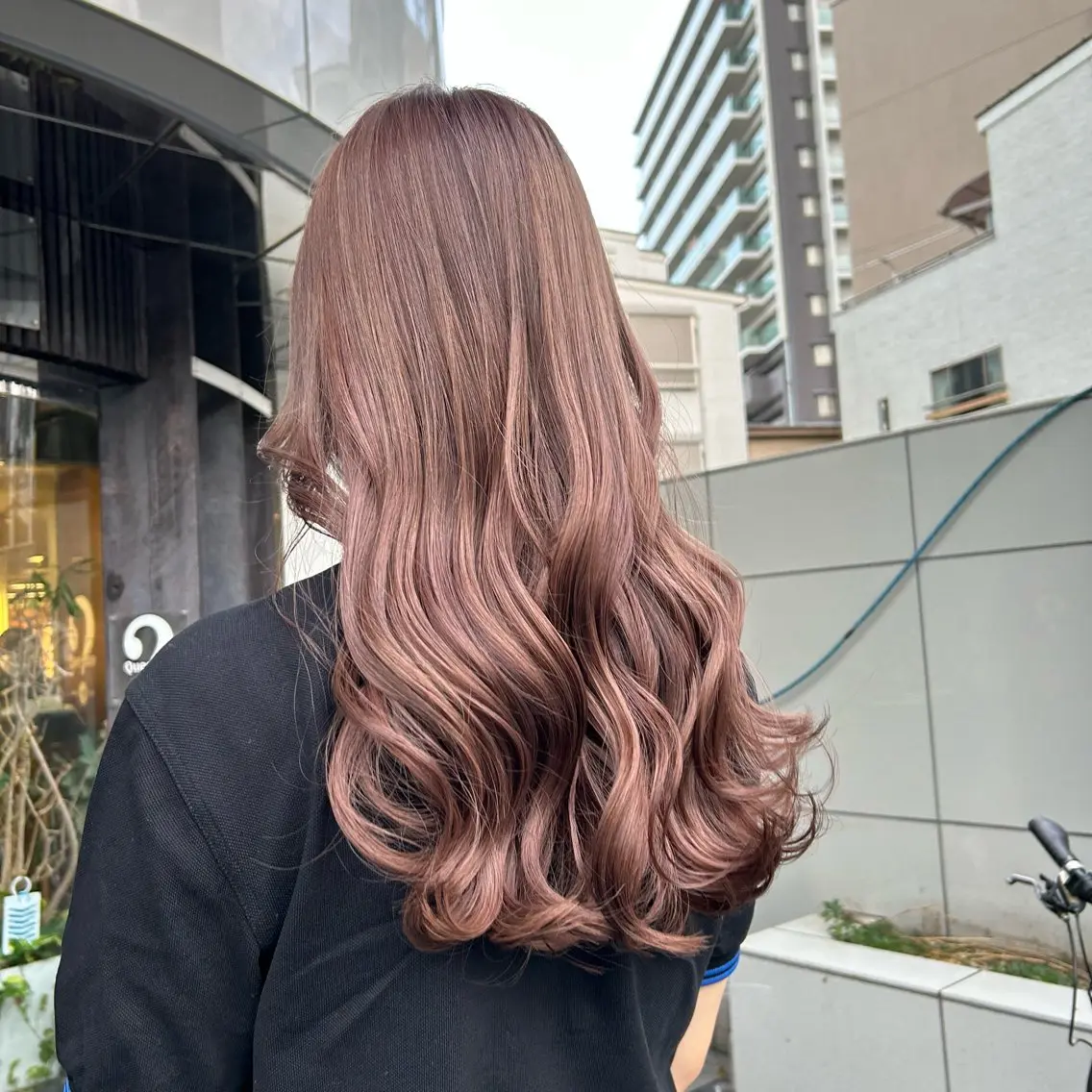 セミロング カラー ヘアカラー トリートメント 山崎 絵莉香のヘアスタイル