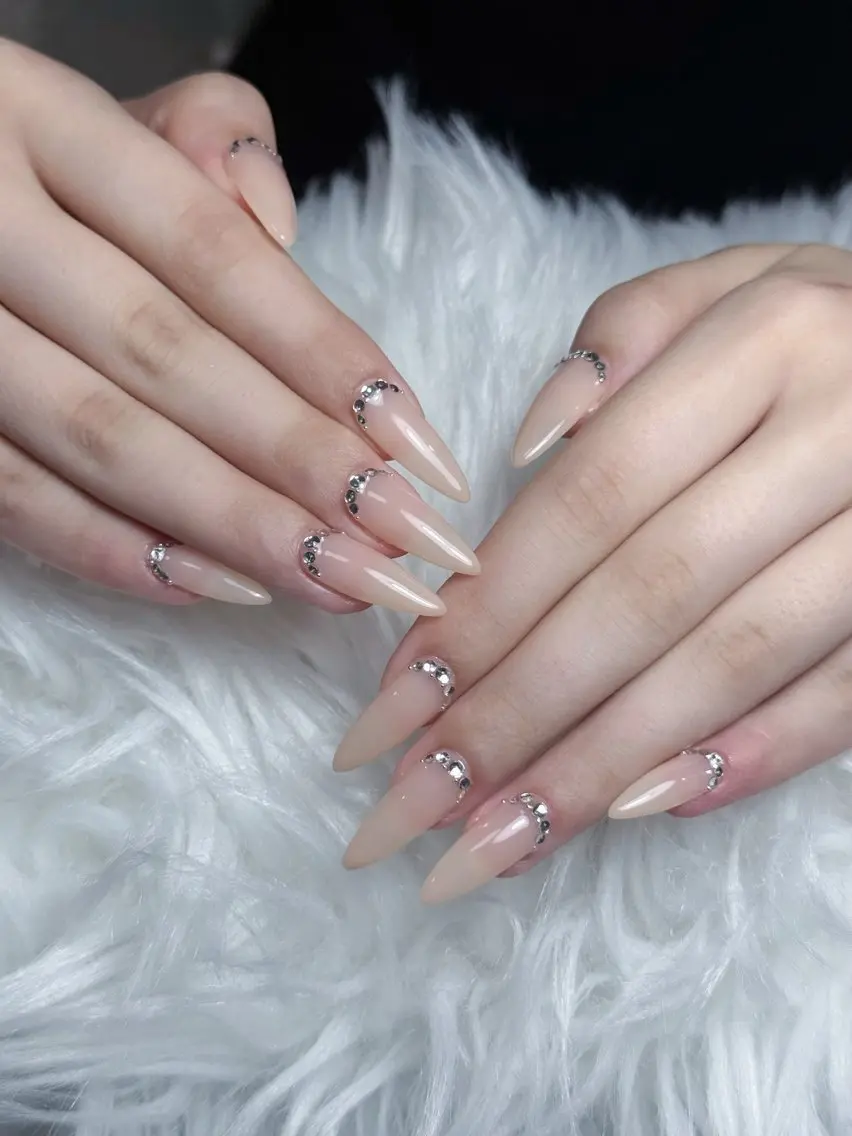 ネイル フレンチネイル ジェルネイル キラキラネイル 韓国ネイル マグネットネイル Julli NailStudioのネイルデザイン