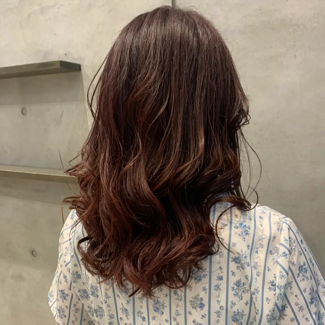 ミディアム カラー ブラウンカラー ピンクカラー ピンクブラウン カット ヘアカラー 金田 ありさのヘアスタイル