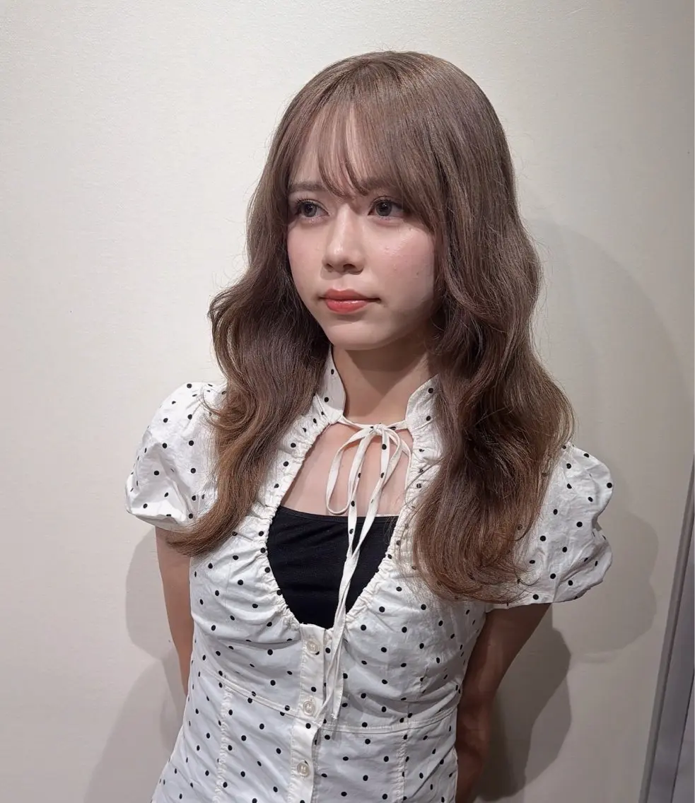 セミロング カラー シールエクステ ブリーチ ダブルカラー グレージュ インナーカラー ヘアカラー 🦋美髪／エクステ 🦋アベイクミのヘアスタイル