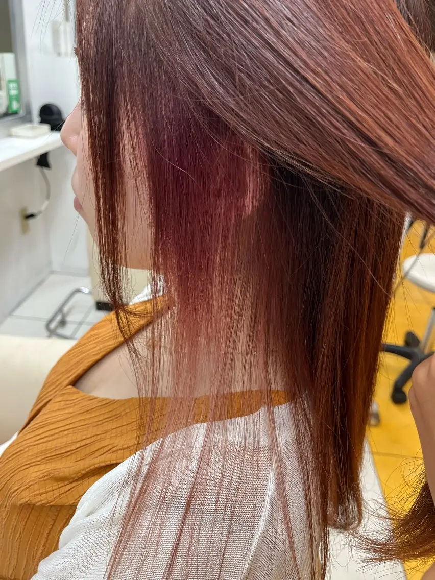 セミロング カラー インナーカラー 柳川 玲也のヘアスタイル