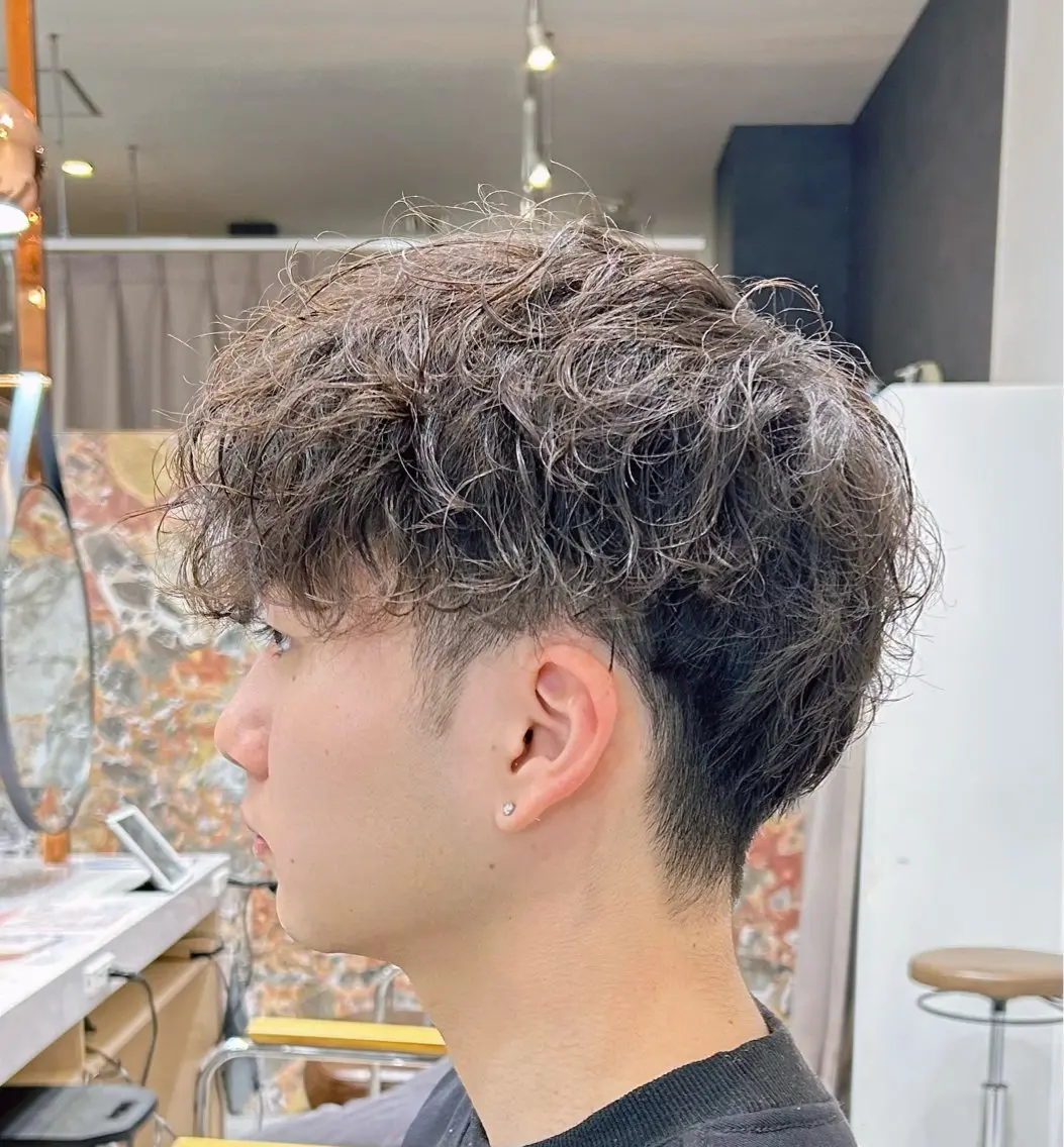 ショート パーマ メンズ calna by ELMO 上ノ井のヘアスタイル