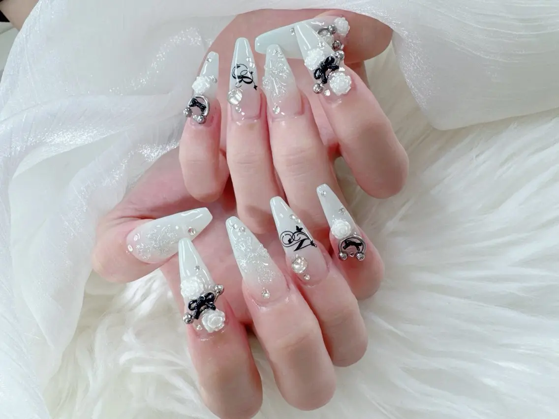 ネイル フットネイル フレンチネイル 韓国ネイル マグネットネイル ニュアンスネイル ハンドネイル ハンドケア Hara Nail 【持ち込みOK】のネイルデザイン