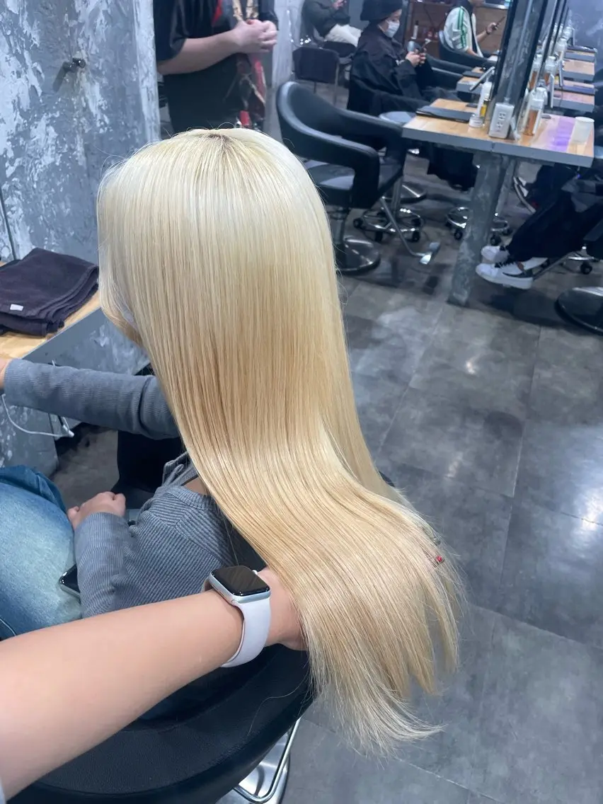 ロング カラー ヘアカラー トリートメント ハイトーン 横浜💞ミオのヘアスタイル