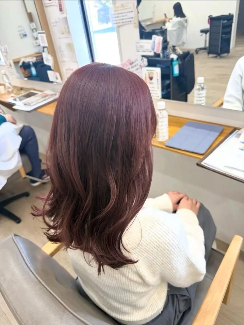 カラー ルプラボウ 石田渚夏のヘアスタイル