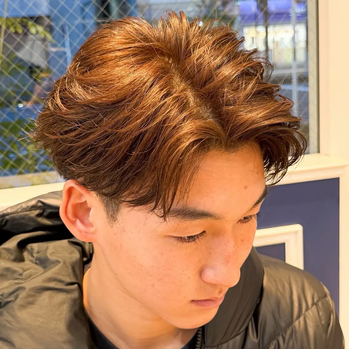 ショート カラー パーマ メンズ ショートヘア カット ヘアカラー パーマ 吉田 新平のヘアスタイル