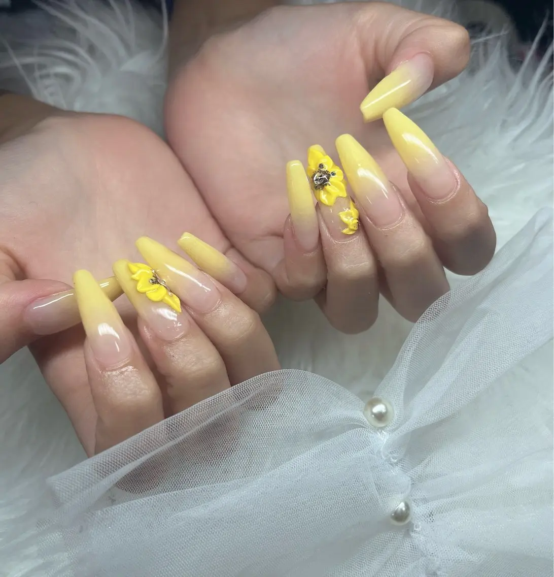 ネイル ハンドネイル YOLO NAILのネイルデザイン