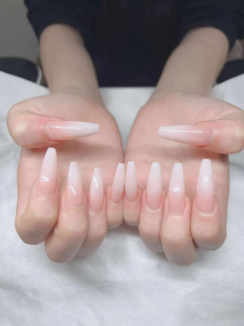 ネイル ハンドネイル Lee Nailsのネイルデザイン