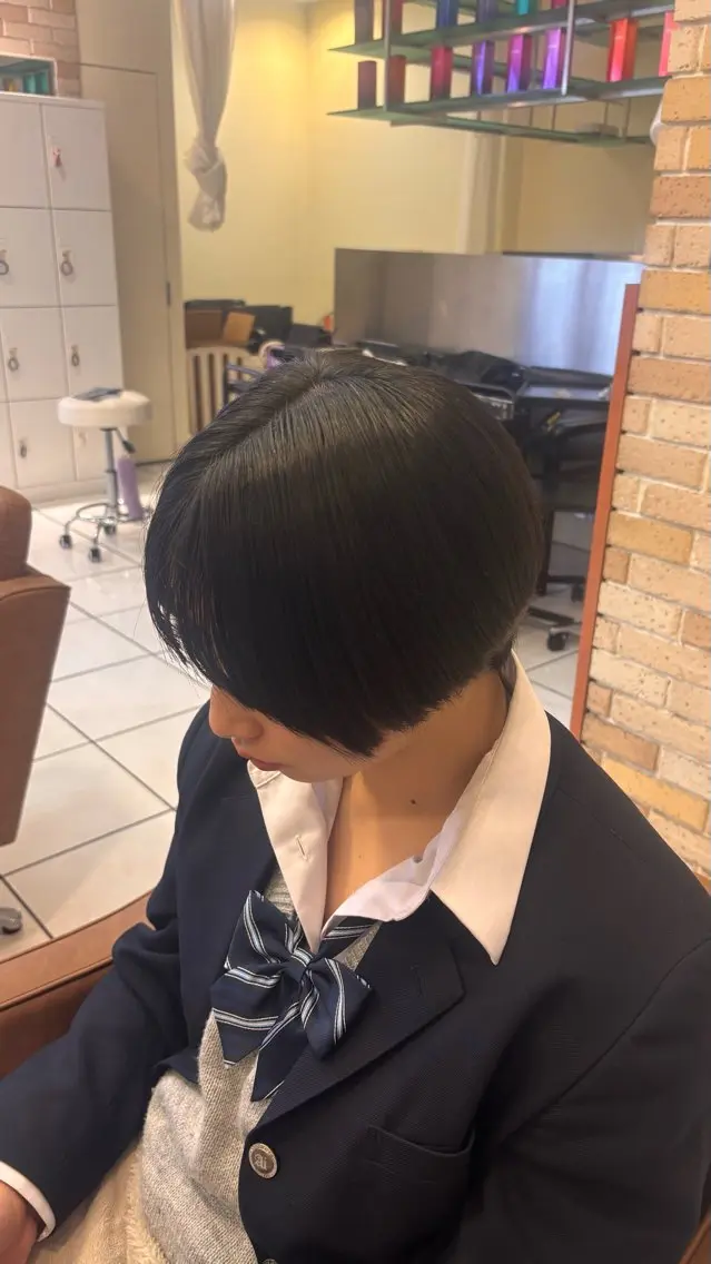 ショート 艶カラー  髪質改善 🍓苺奈のヘアスタイル