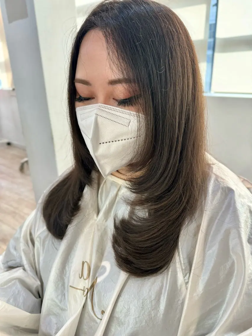 セミロング カット ヘアカラー トリートメント レイヤーカット 中屋光貴のヘアスタイル