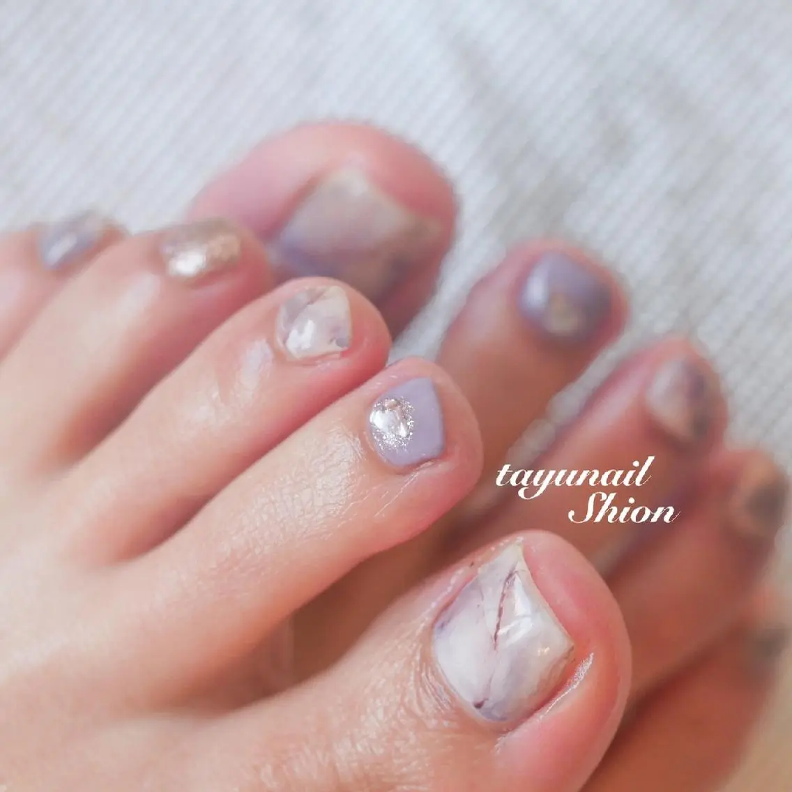 ネイル アートネイル ブルー フットネイル ジェルネイル ゴールド ネイルサロン 【たゆnail】のネイルデザイン