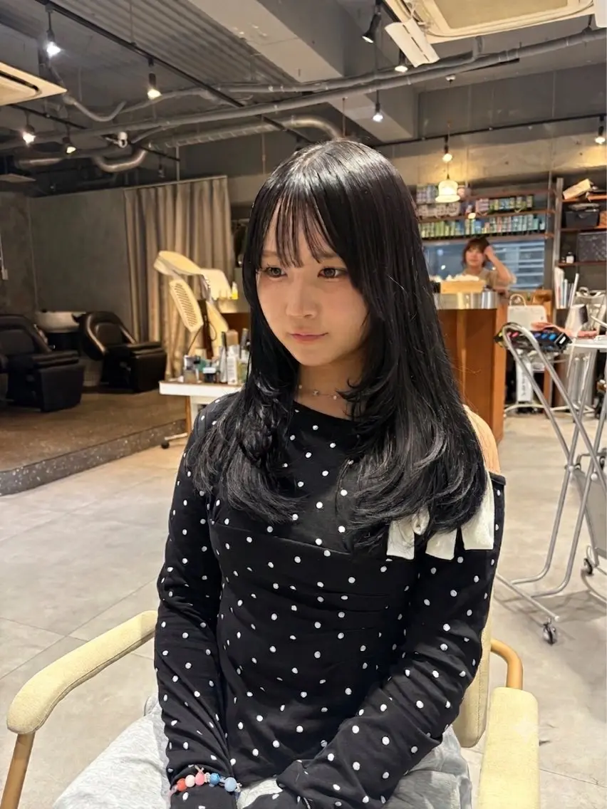セミロング レイヤーカット カット 相宮 優羽のヘアスタイル