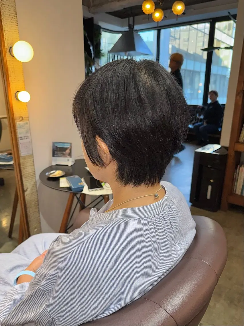 ショート カット BEHIND THE CURTAIN りこのヘアスタイル