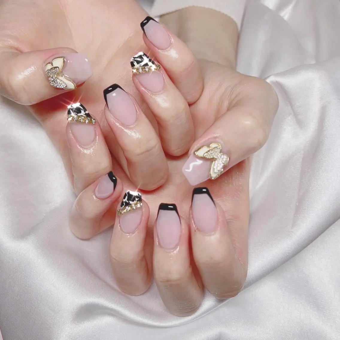 ネイル オーロラネイル フットネイル フレンチネイル ジェルネイル 韓国ネイル ハンドネイル ハンドケア 【ENサロン】 Rei🎀Nailのネイルデザイン