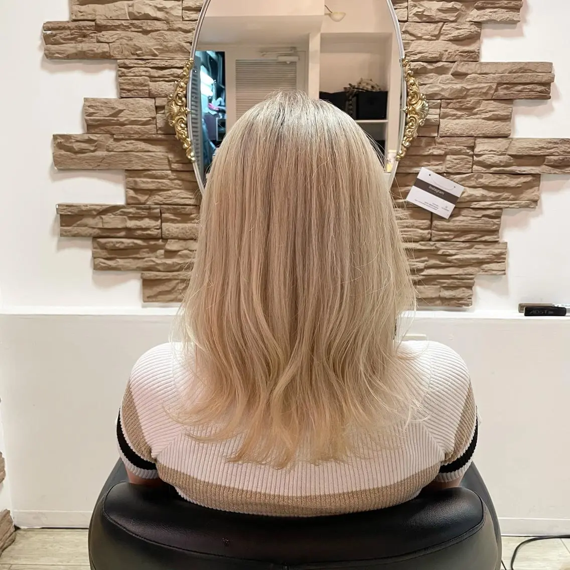 ミディアム カラー カット ヘアカラー トリートメント 神 .のヘアスタイル