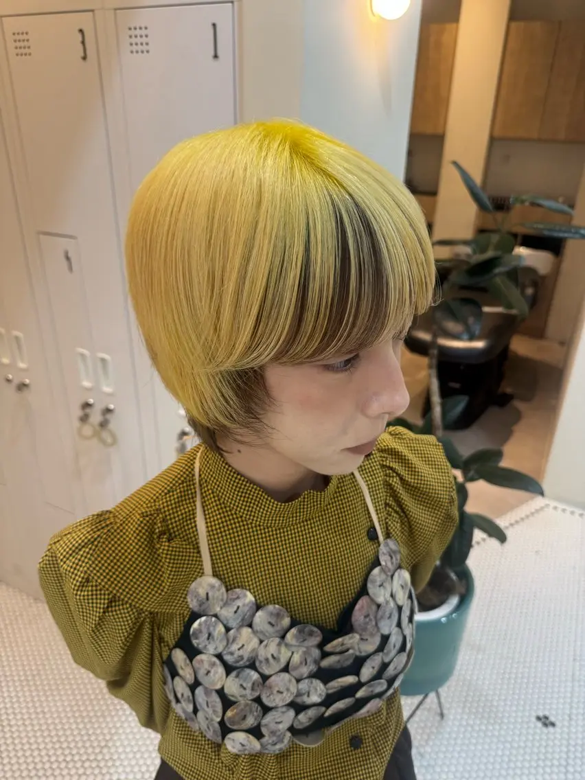 ショート カラー 山下 莉歩のヘアスタイル
