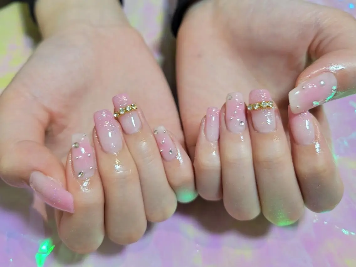 ネイル ワンホンネイル 💜bora .のネイルデザイン